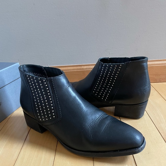 Aquatalia Fiore studded black leather booties boot - Picture 3 of 8